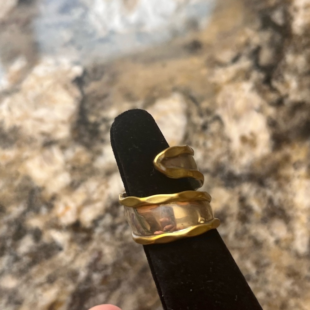 Elegant Brass and Sterling Silver Wave Ring - Picture 6 of 7